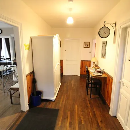 Dans Maison Au Centre Du Village, Commerces Et Commodites *